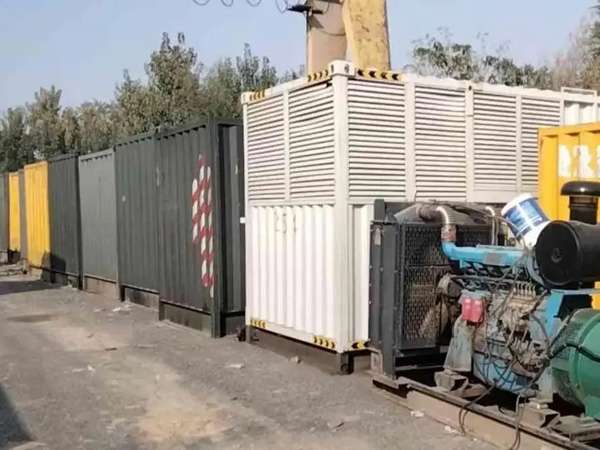 梁山200KW柴油发电机机组每小时油耗是多少？