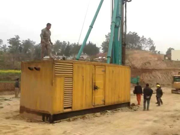 梁山如何判断水冷式机油散热器密封件是否需要更换？